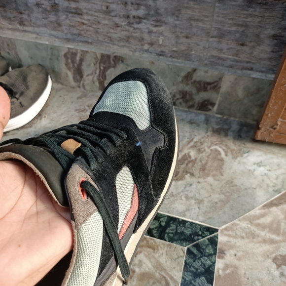 Paul Smith - Picture 2 of 15